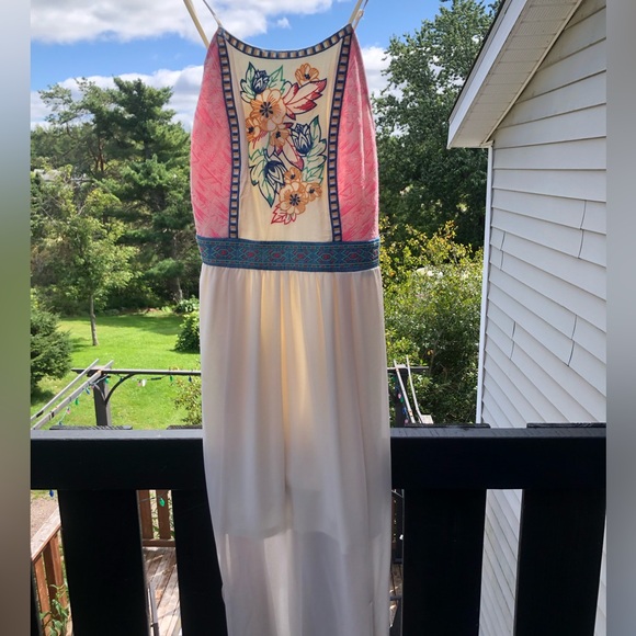 White Flying Tomato floral embroidered maxi dress - Picture 1 of 14